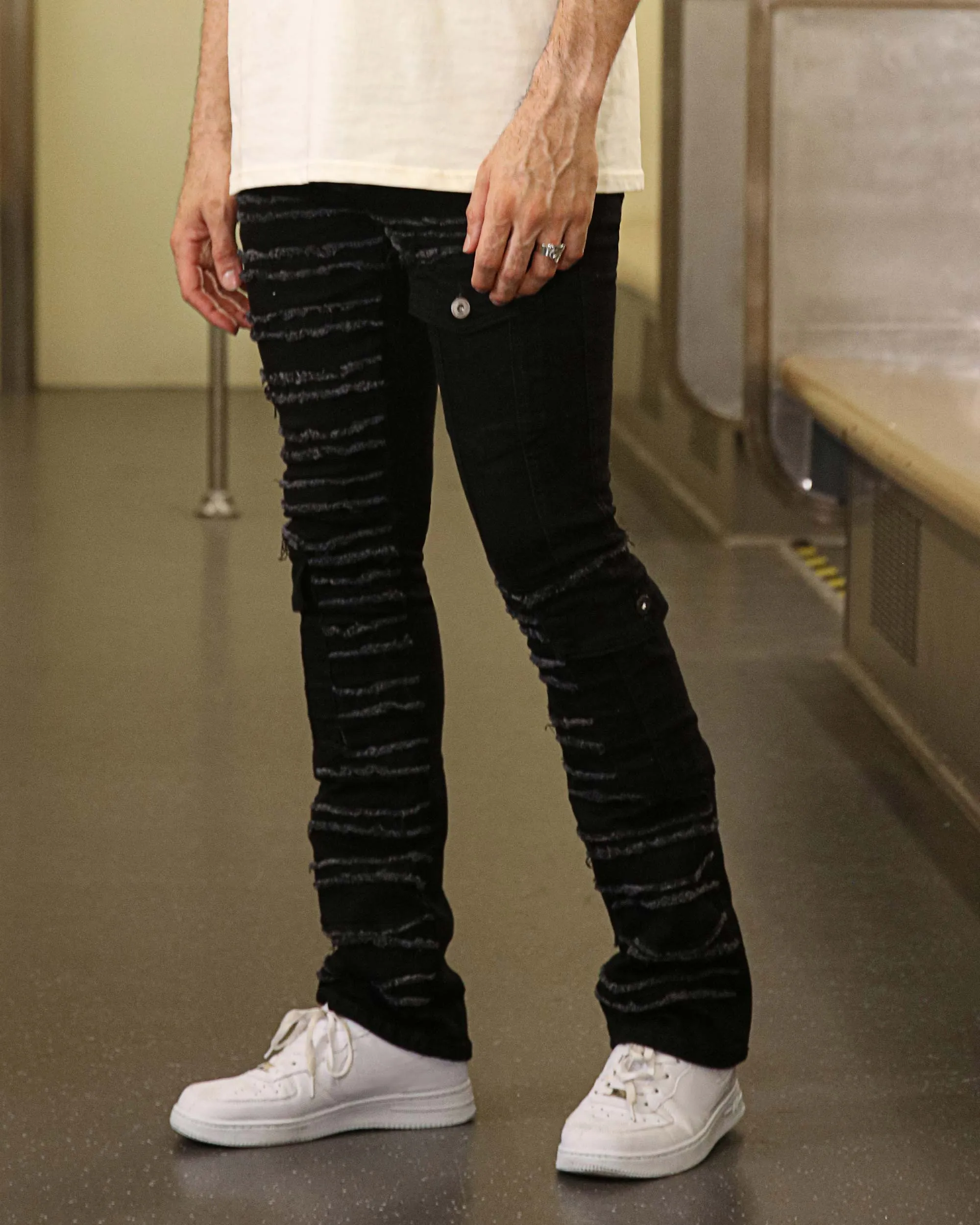 Stylish Raw edge Black Jeans with Side Pocket Detailing