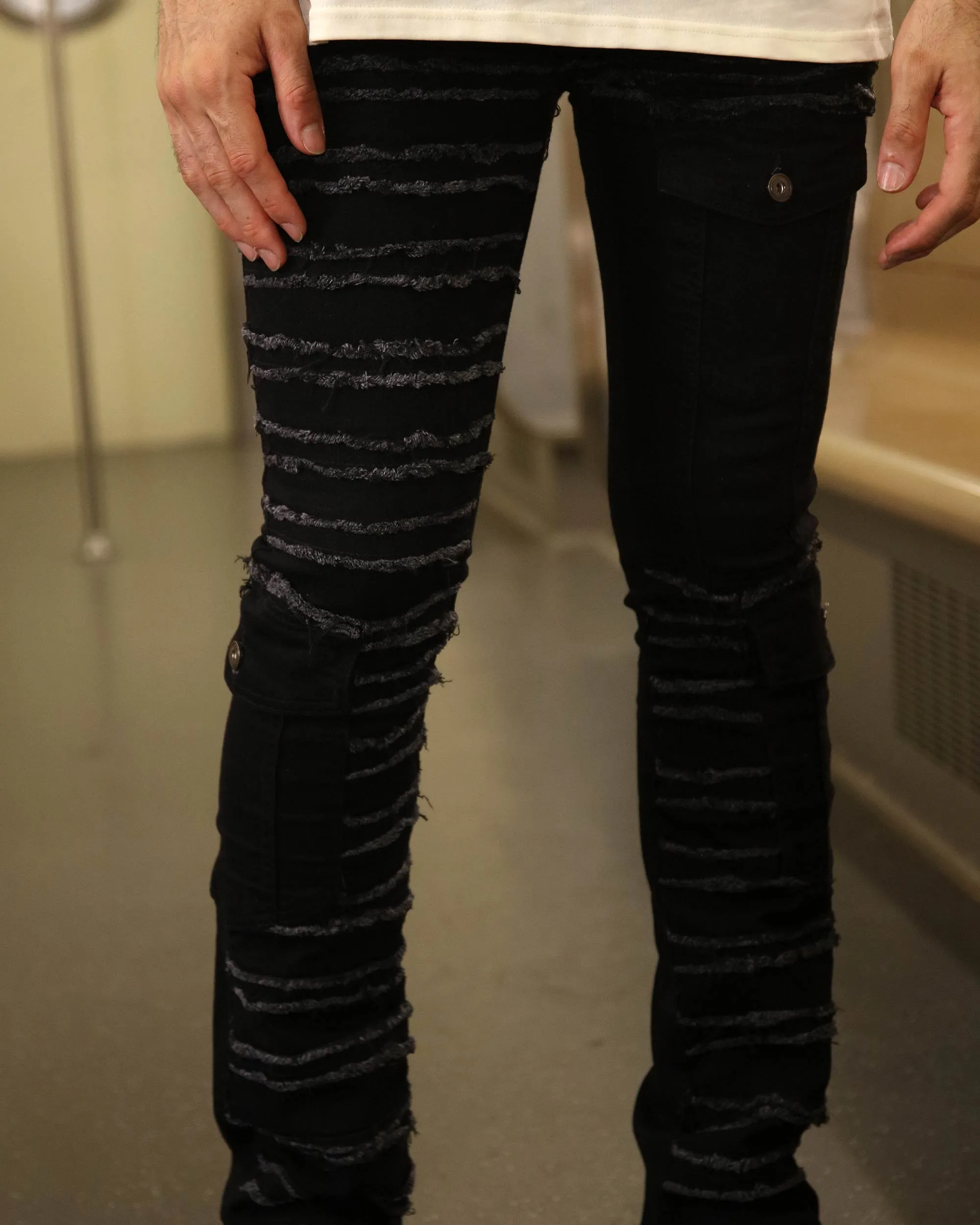 Stylish Raw edge Black Jeans with Side Pocket Detailing